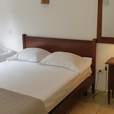 De Cannedda Bed and breakfast