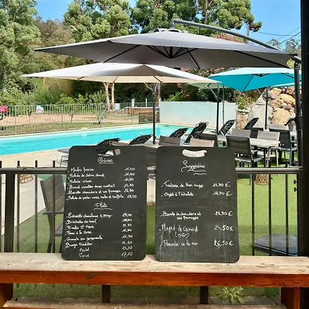 De Cannedda فندق 3*