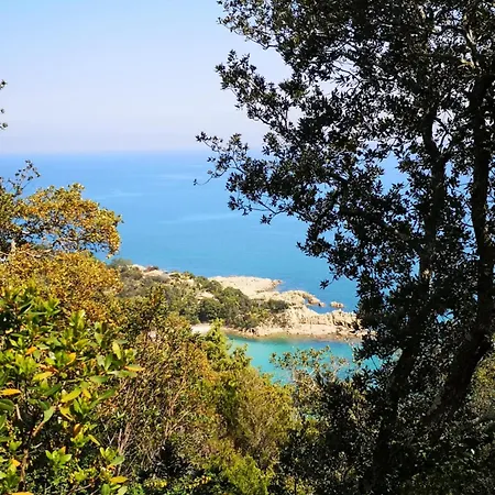 De Cannedda فندق 3*