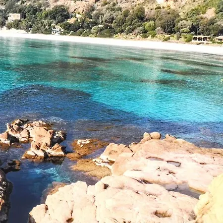 De Cannedda فندق